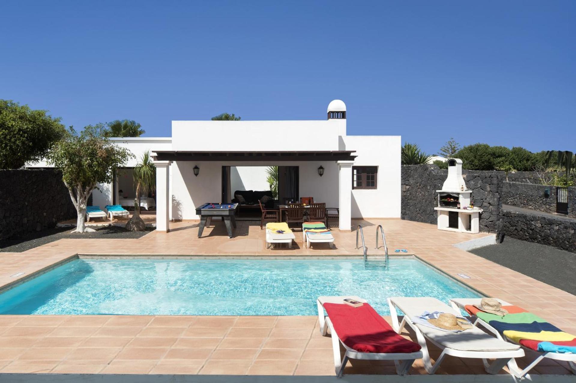 Villa Papagayo By Villa Plus Плая Бланка Екстериор снимка