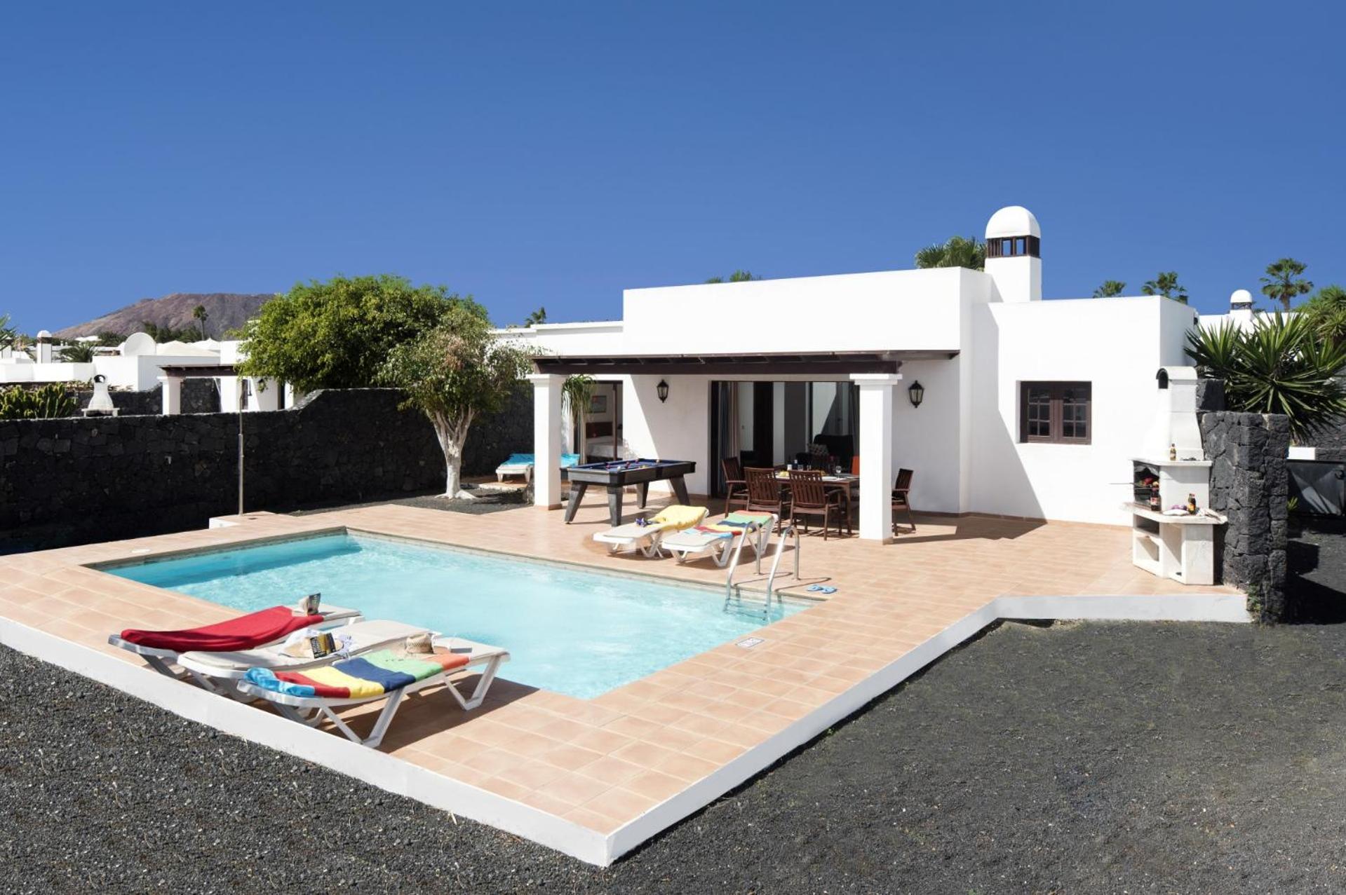 Villa Papagayo By Villa Plus Плая Бланка Екстериор снимка